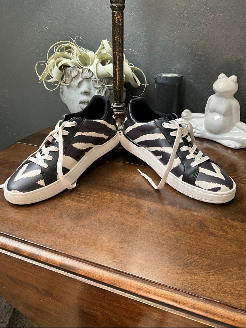 Coach Lowline Zebra Print Shoe size 9.5B NO BOX - Picture 2 of 8